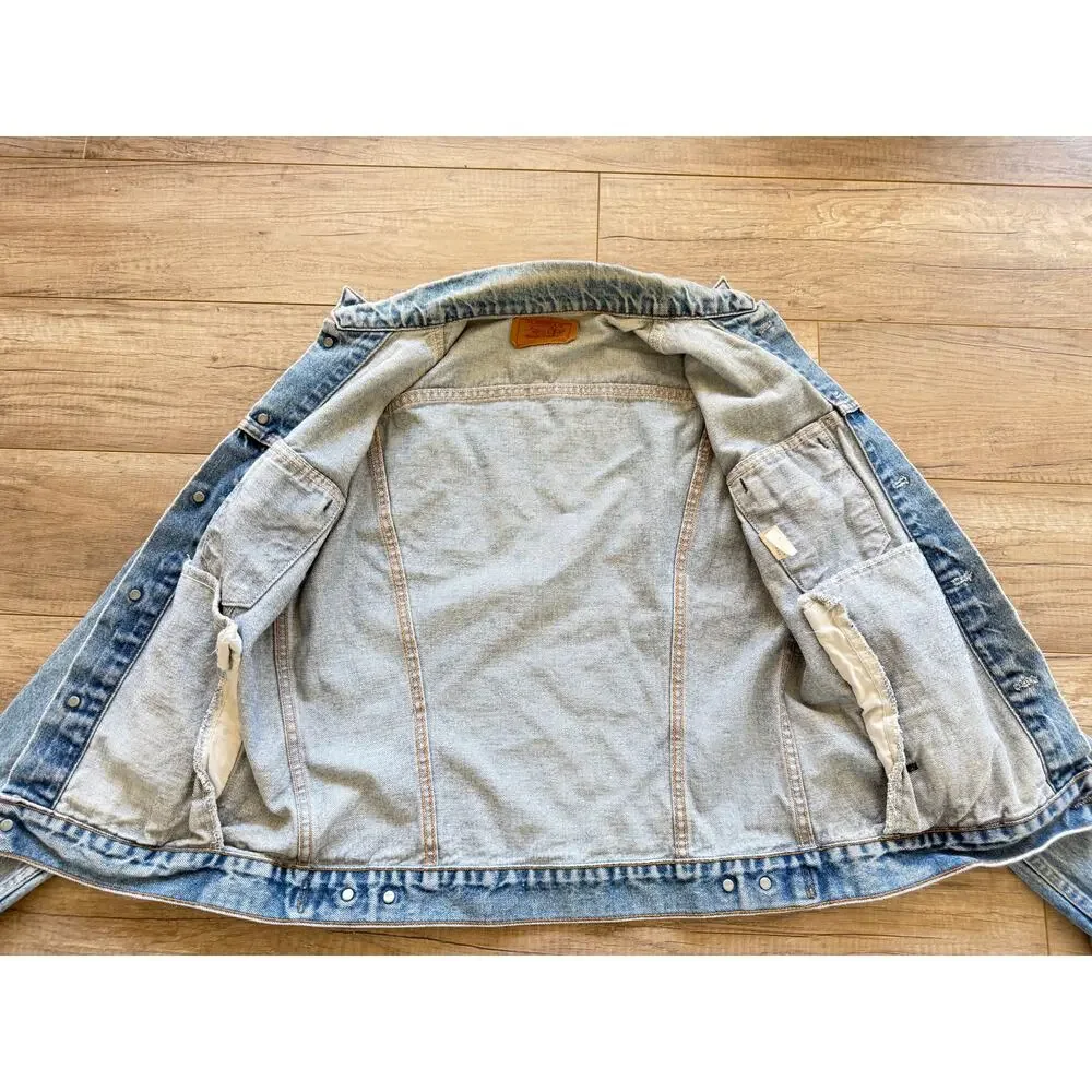 Vintage Levi's Jean Jacket 42L Blue Denim Trucker Button Up USA 90s 71506-0217